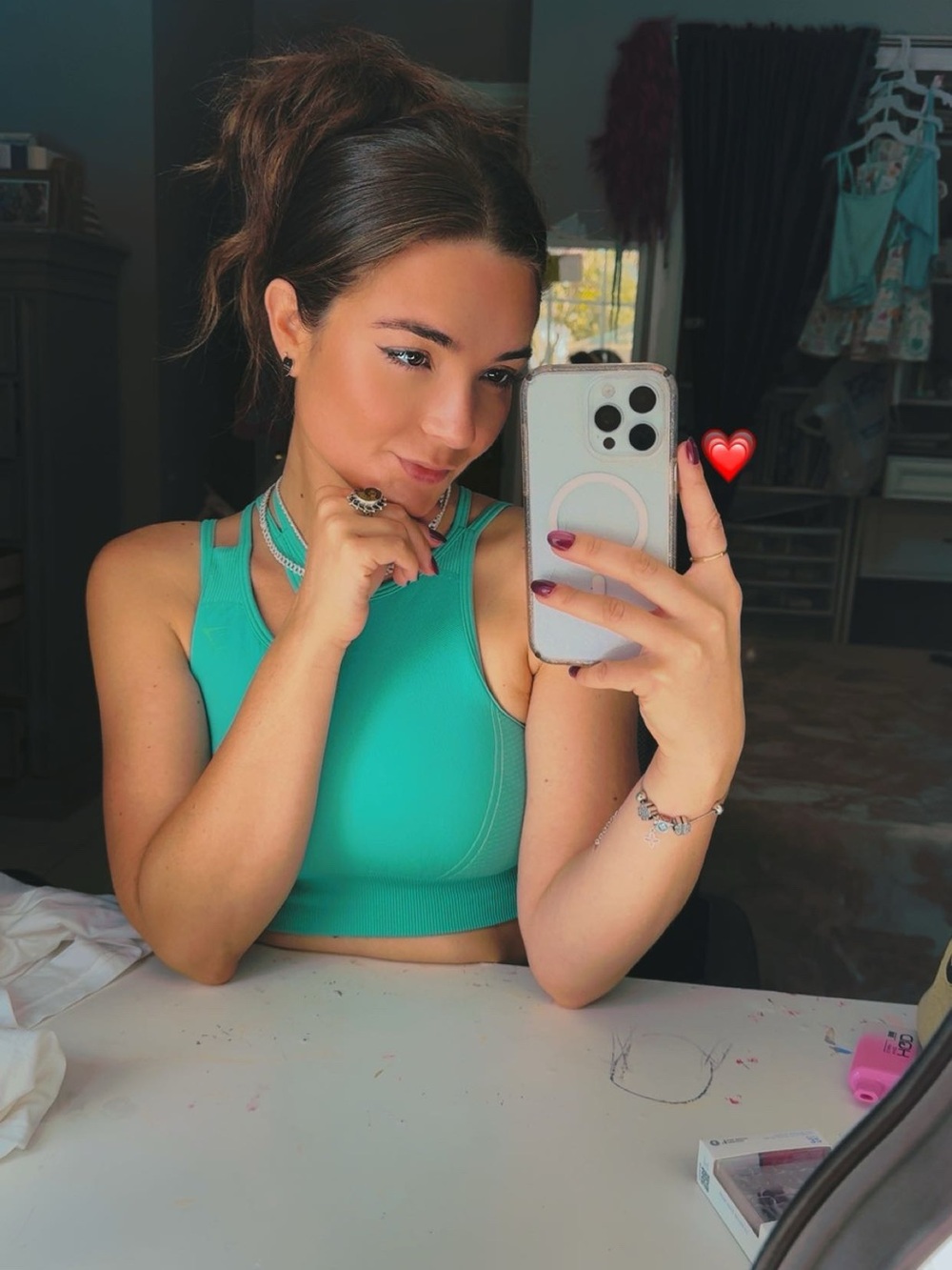 IM LIVE! COME HANG OUT! 💃🪩🕺🏻